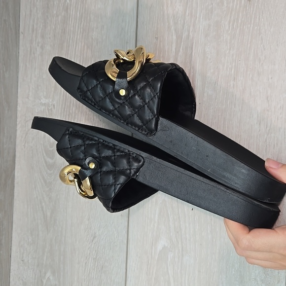 Steve Madden Women Zoray Black Quilted Slides with Gold Chain Sandals Sz 9 - Picture 8 of 11